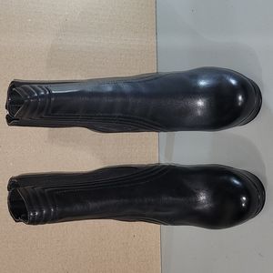 New Guess 5" heeled leather boots, black, size 8.5m